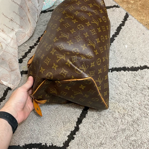 Authentic LV Speedy 35 beautiful condition - Picture 15 of 16